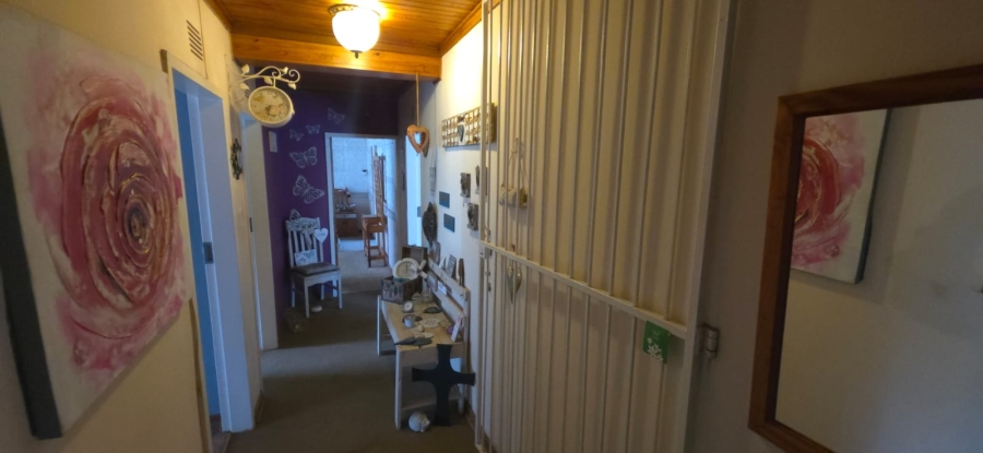 6 Bedroom Property for Sale in Wilkeville North West